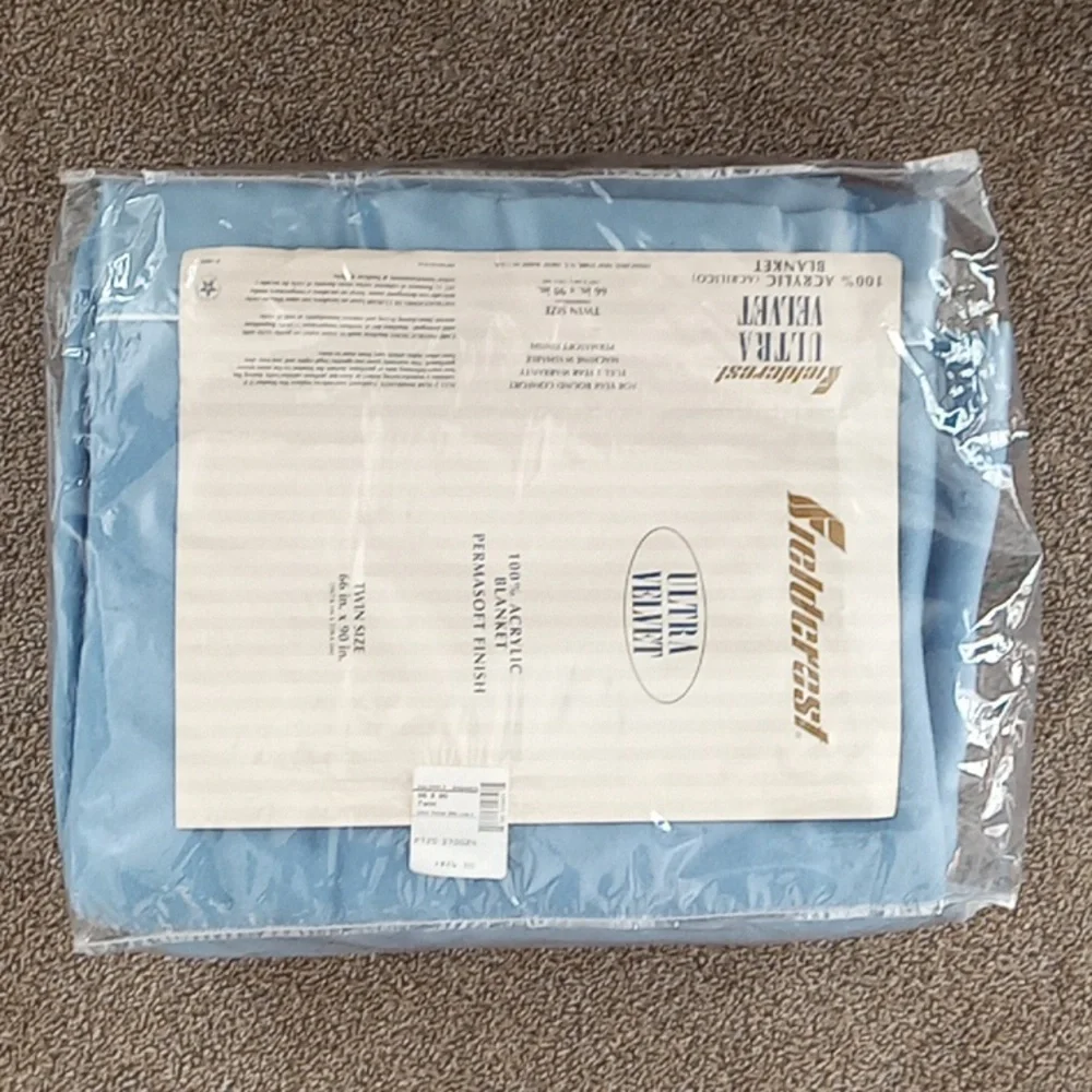 Vintage Fieldcrest Ultra Velvet Blue Twin Blanket NIB